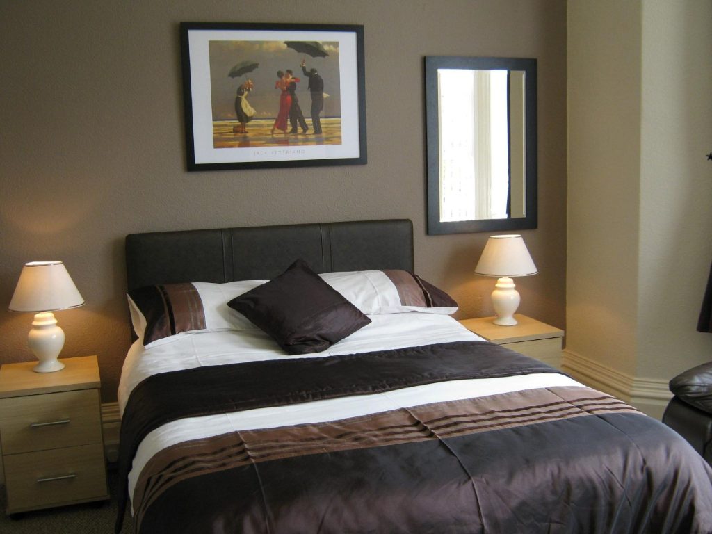 Red Rose Apartments